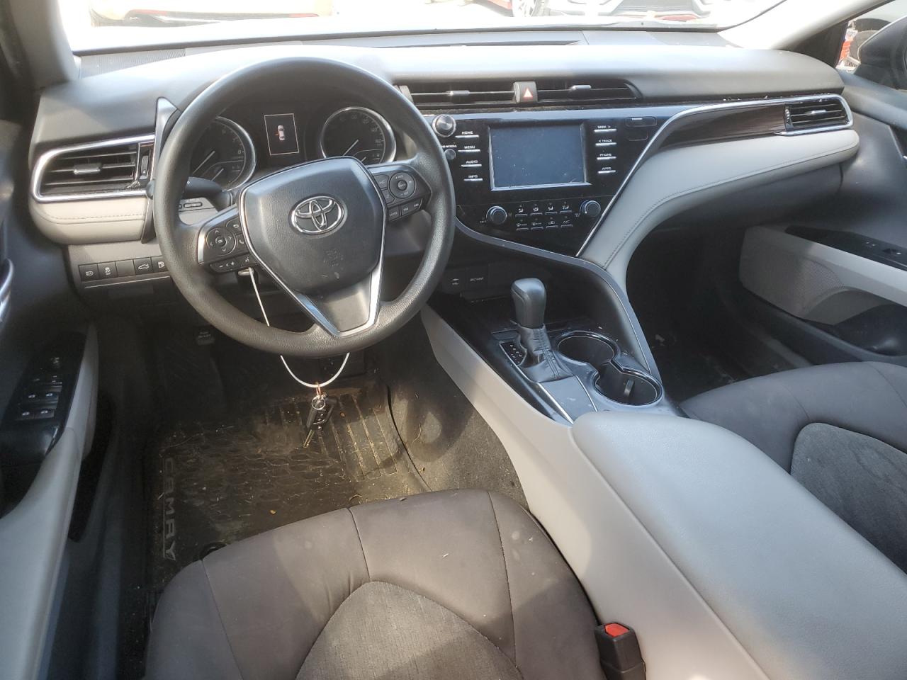 2018 Toyota Camry L vin: 4T1B11HK2JU647751