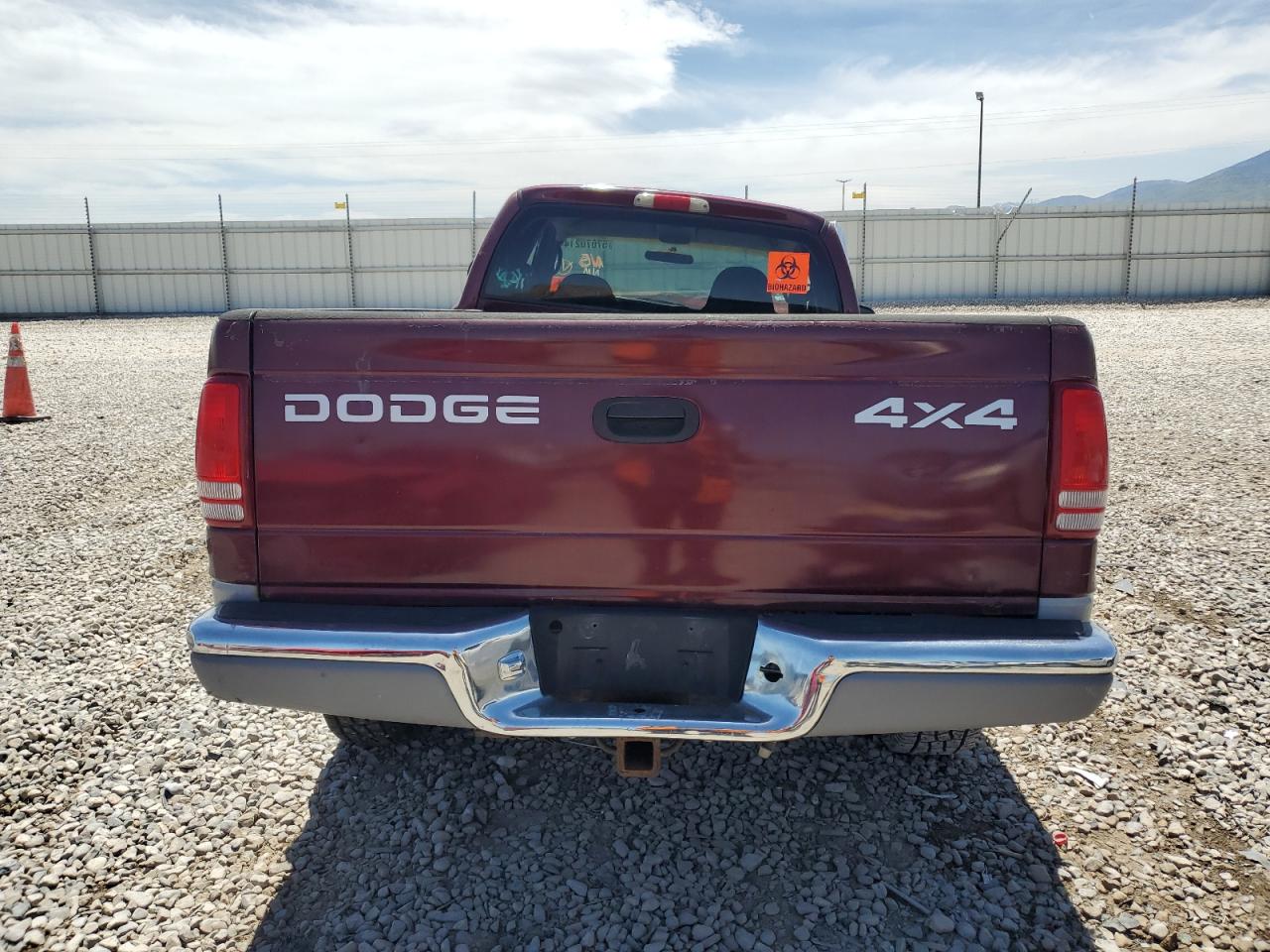 1B7GG22N3YS701288 2000 Dodge Dakota