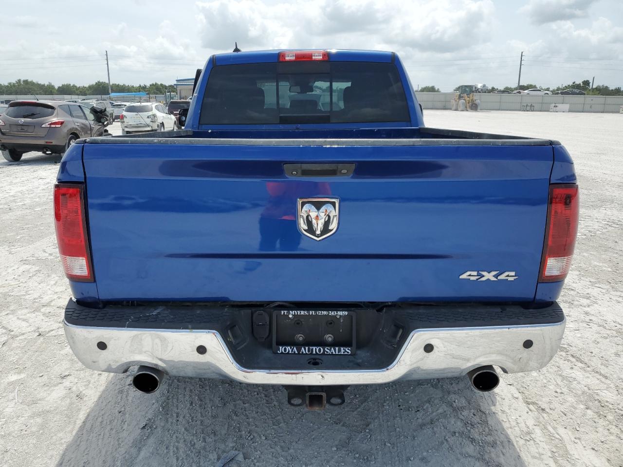 1C6RR7GTXHS694855 2017 Ram 1500 Slt