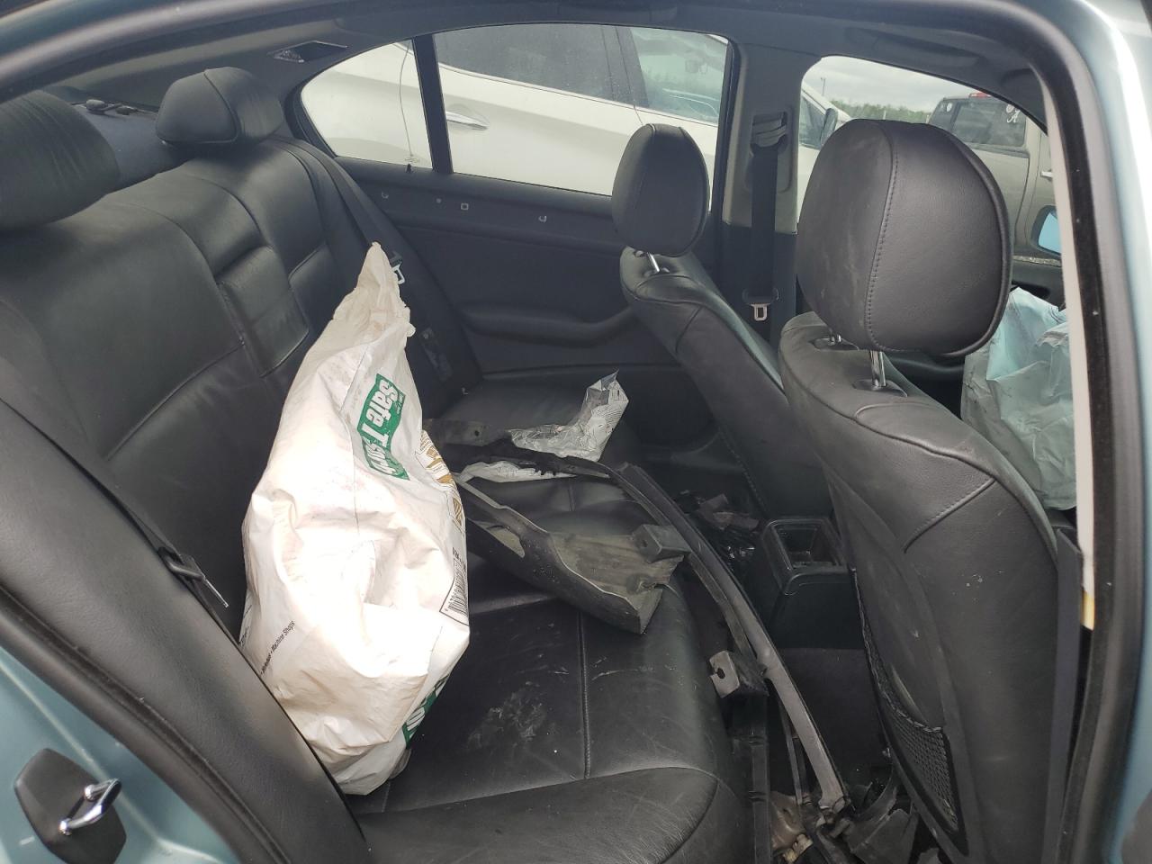 WBAET37462NG82136 2002 BMW 325 I