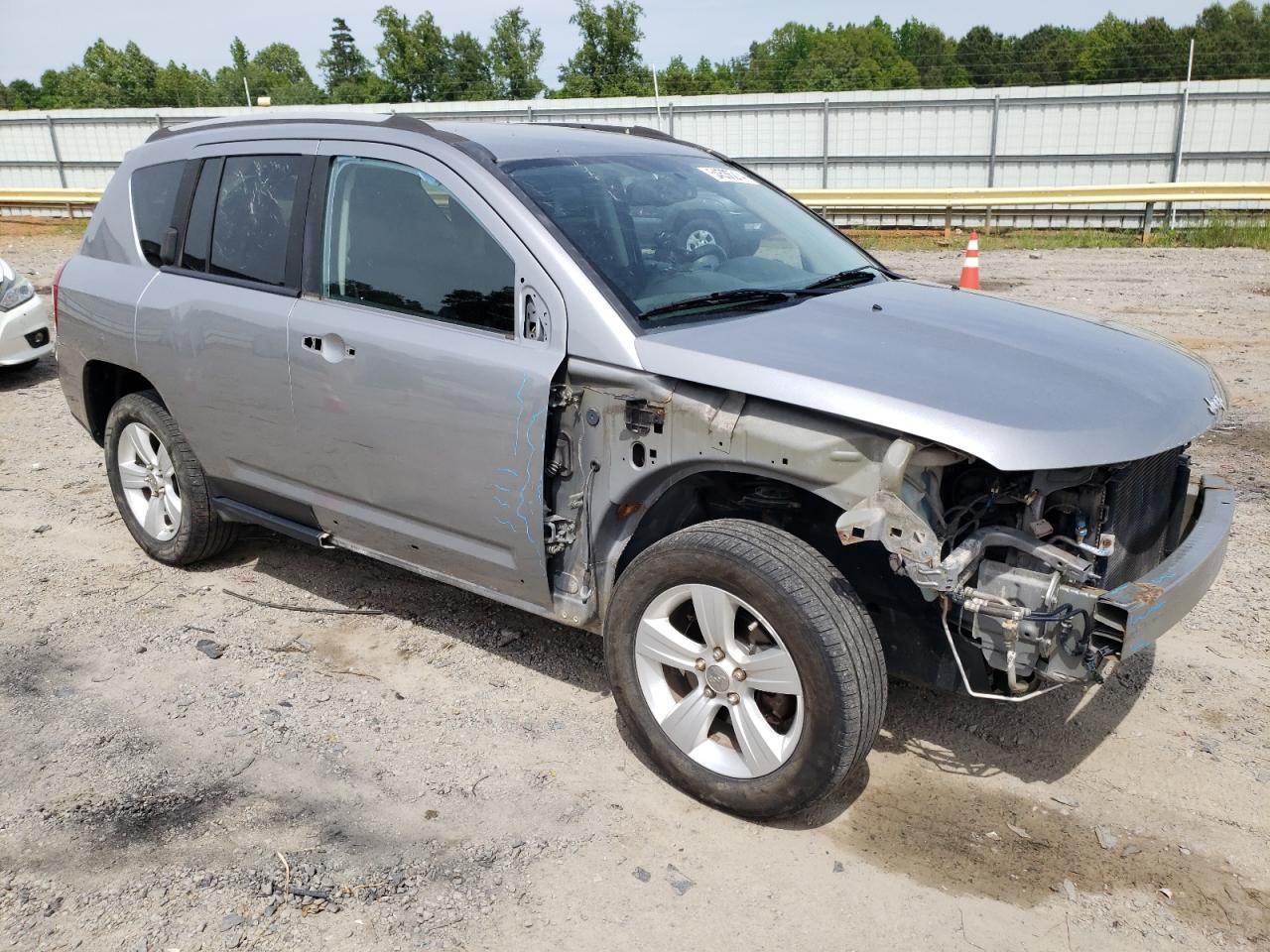 1C4NJDBB2GD713865 2016 Jeep Compass Sport