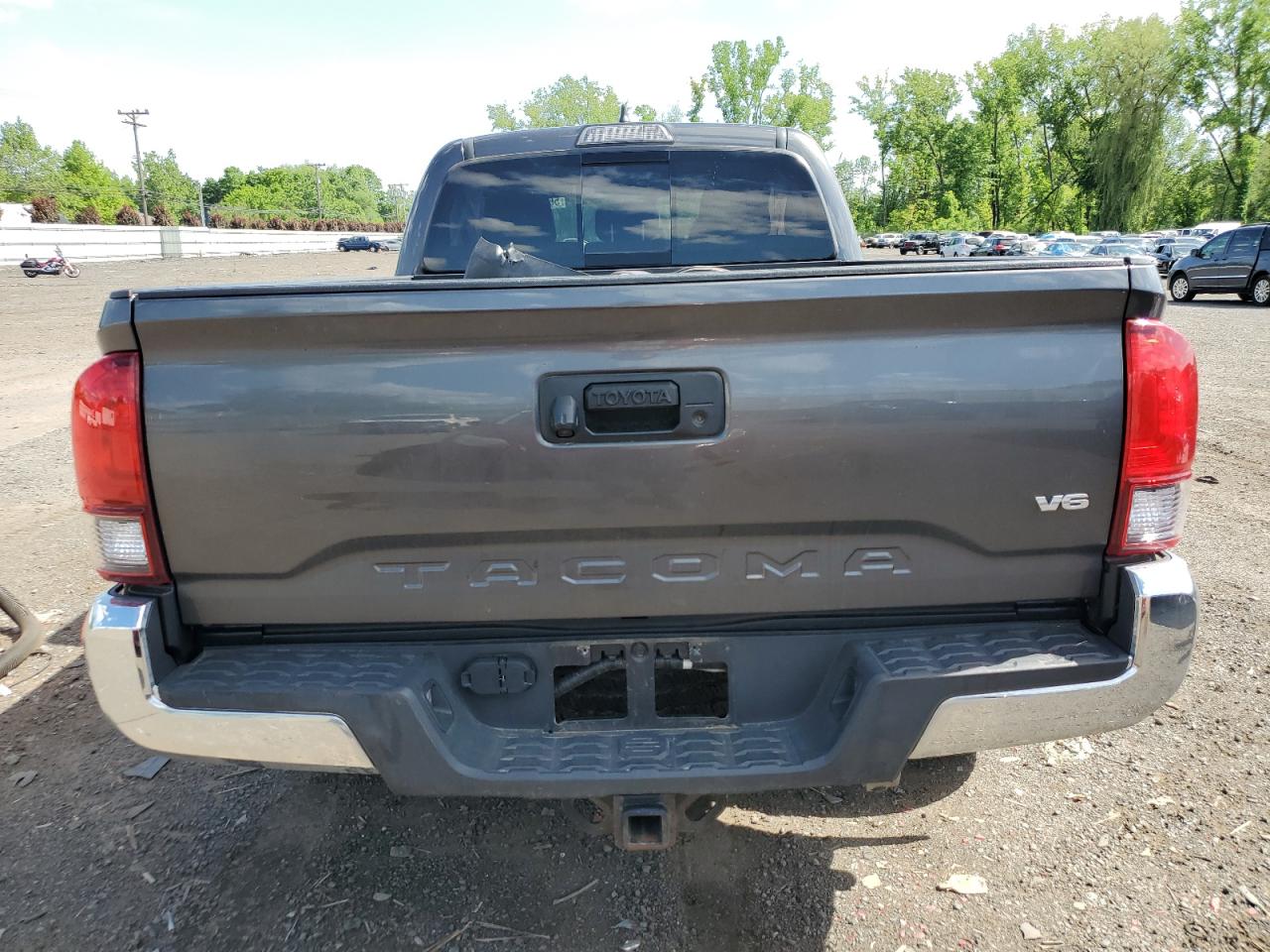 3TMDZ5BN7JM037171 2018 Toyota Tacoma Double Cab