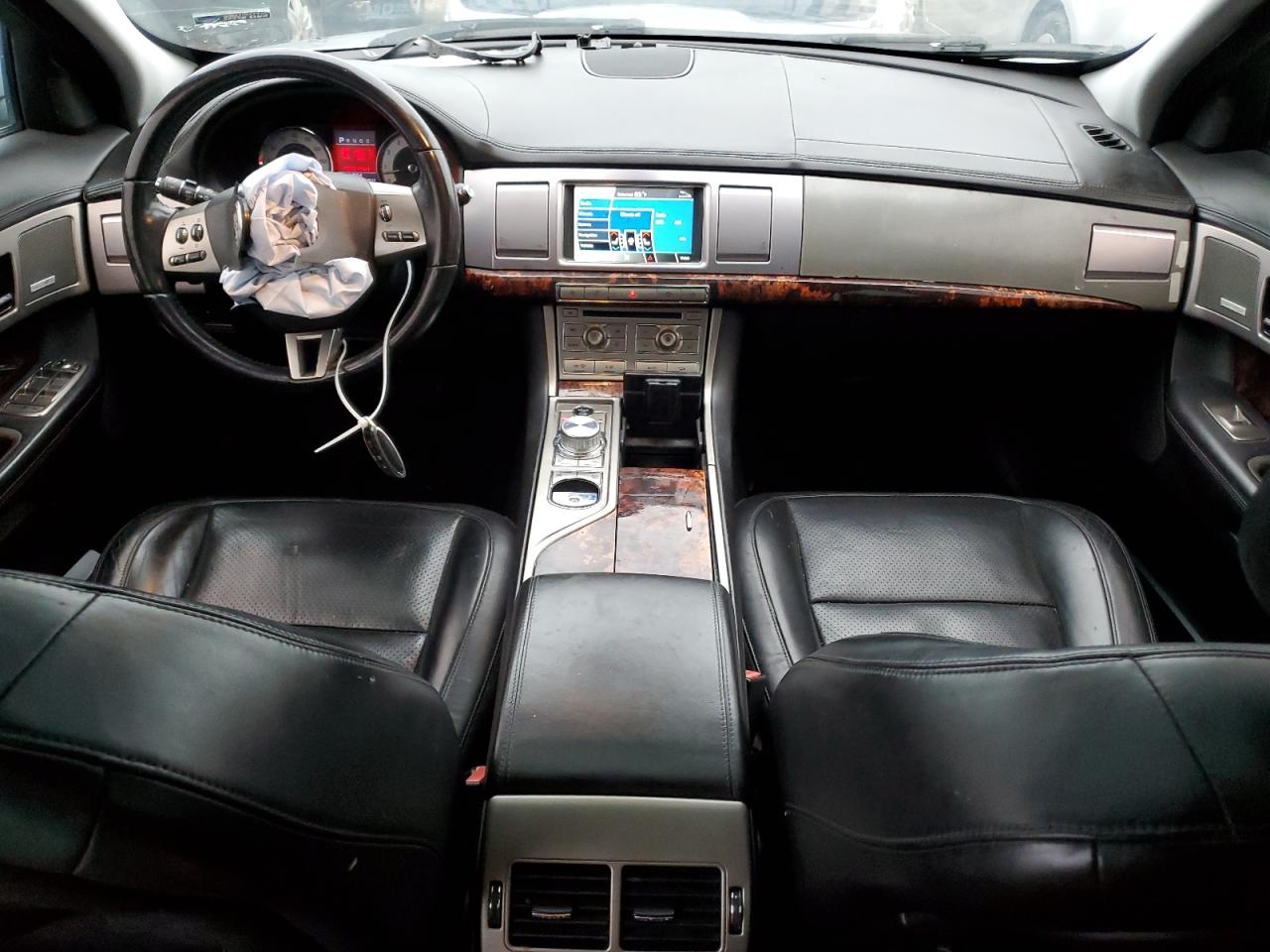 SAJWA06B99HR24453 2009 Jaguar Xf Premium Luxury