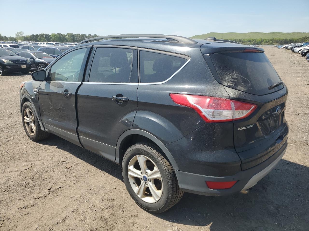 1FMCU9G9XFUA97098 2015 Ford Escape Se