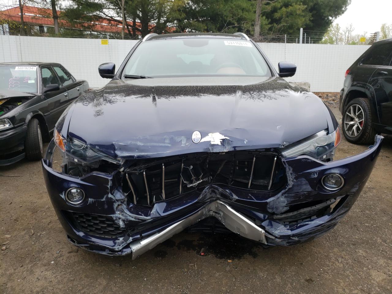 ZN661XUL5JX301987 2018 Maserati Levante Luxury