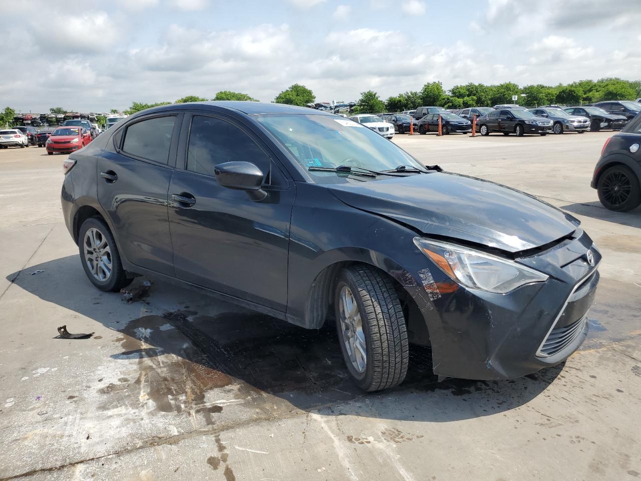 3MYDLBZV2GY100900 2016 Toyota Scion Ia