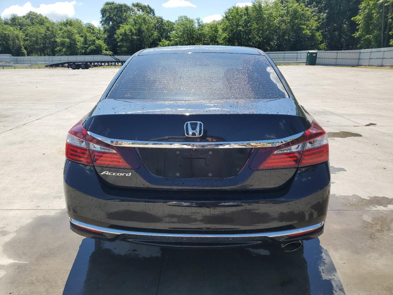 2017 Honda Accord Lx vin: 1HGCR2F30HA304517