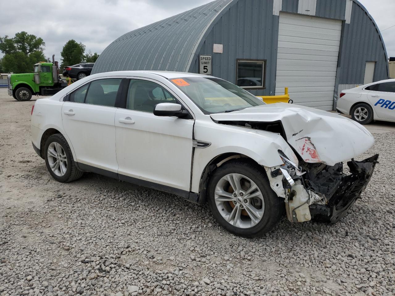 Lot #2924101079 2014 FORD TAURUS SEL