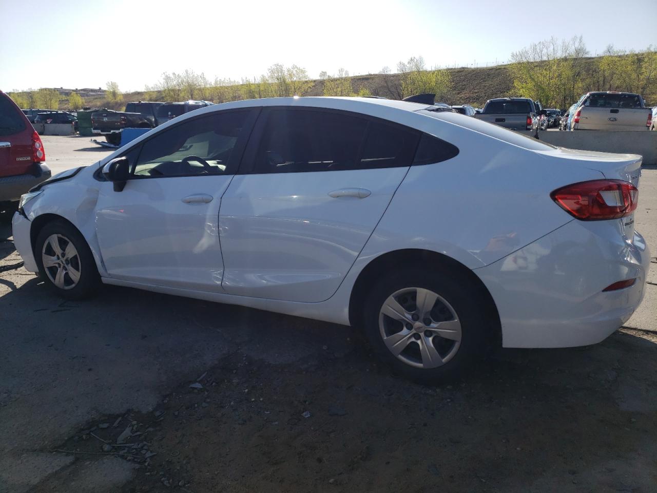 2018 Chevrolet Cruze Ls vin: 1G1BC5SM9J7162434