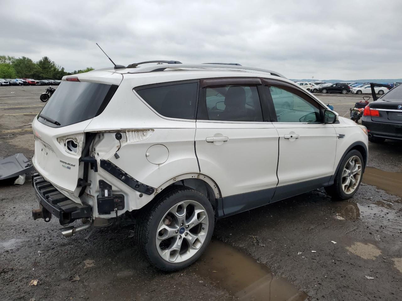 1FMCU9J98GUB29184 2016 Ford Escape Titanium