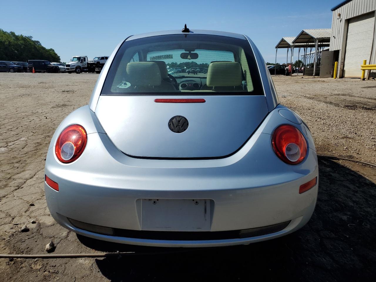 3VWPW3AG1AM018996 2010 Volkswagen New Beetle