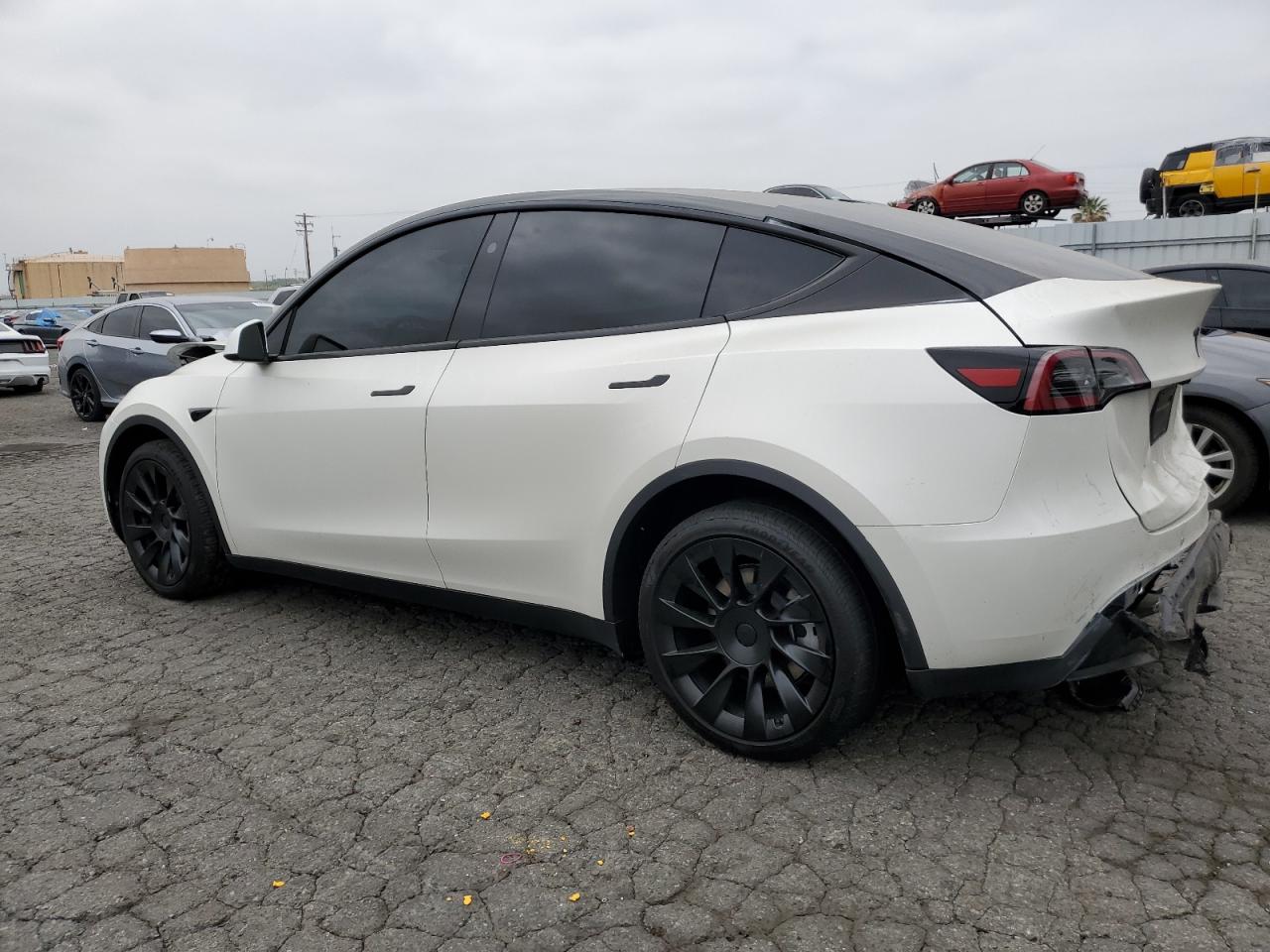 7SAYGDEE7PA178798 2023 Tesla Model Y