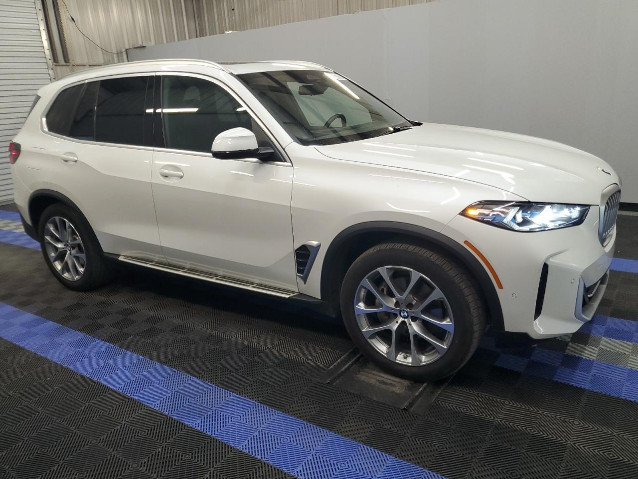 2024 BMW X5 xDrive40I vin: 5UX23EU06R9T35147