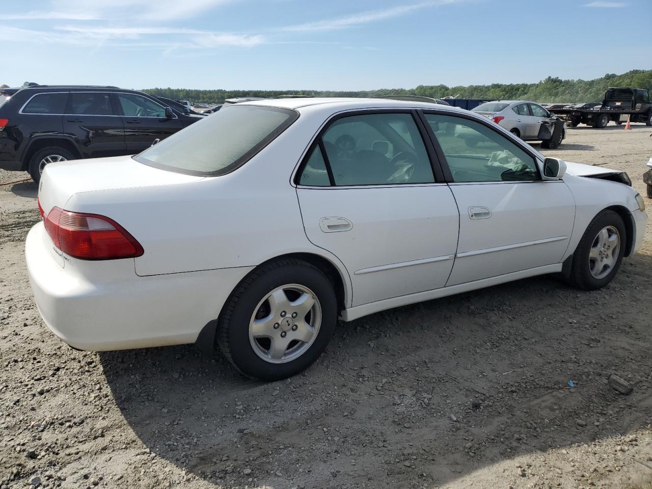 1HGCG1656YA066626 2000 Honda Accord Ex