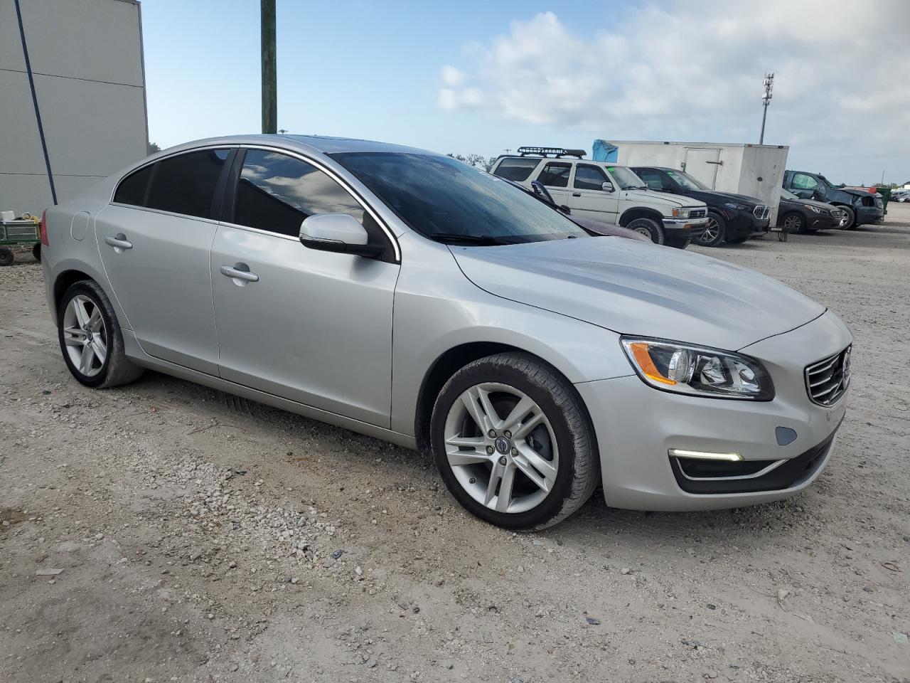 2015 Volvo S60 Premier+ vin: YV140MFCXF2317740