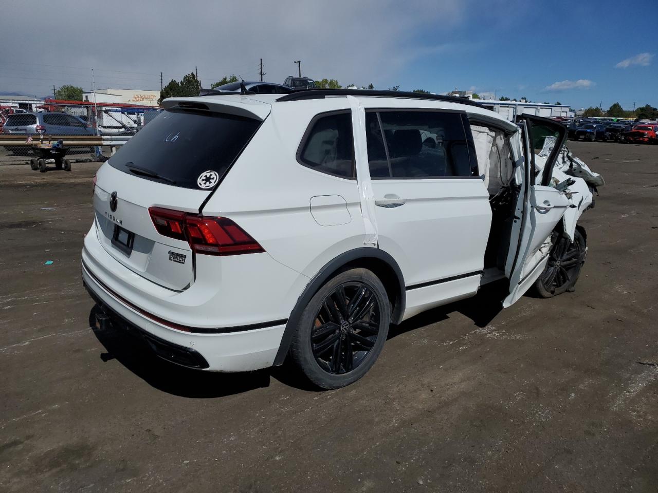 2022 Volkswagen Tiguan Se R-Line Black vin: 3VV8B7AX7NM005168