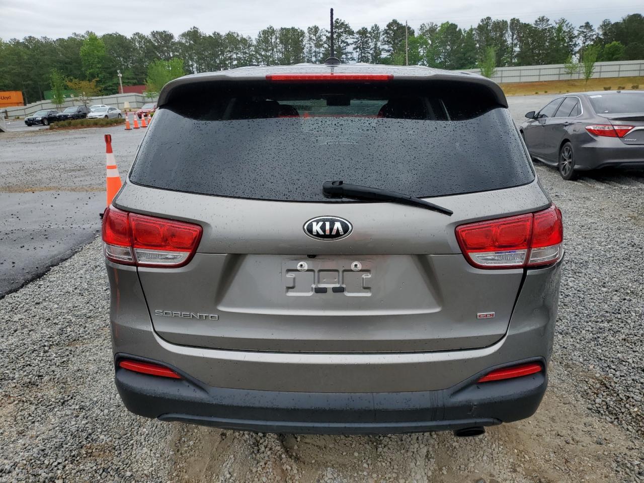 2018 Kia Sorento Lx vin: 5XYPG4A31JG424745