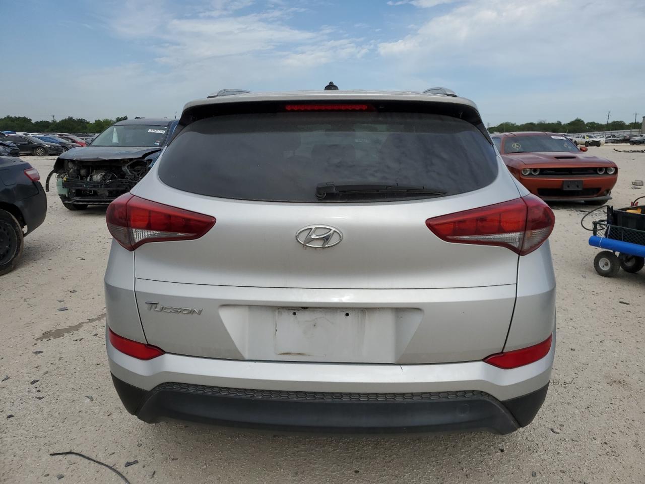 KM8J33A49HU327446 2017 Hyundai Tucson Limited