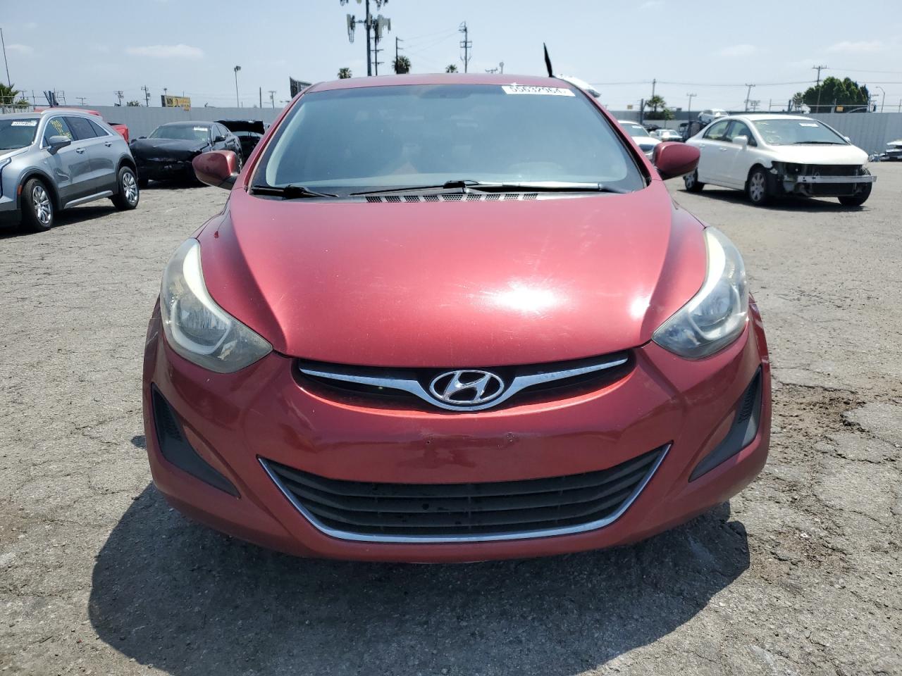 5NPDH4AE1GH706693 2016 Hyundai Elantra Se