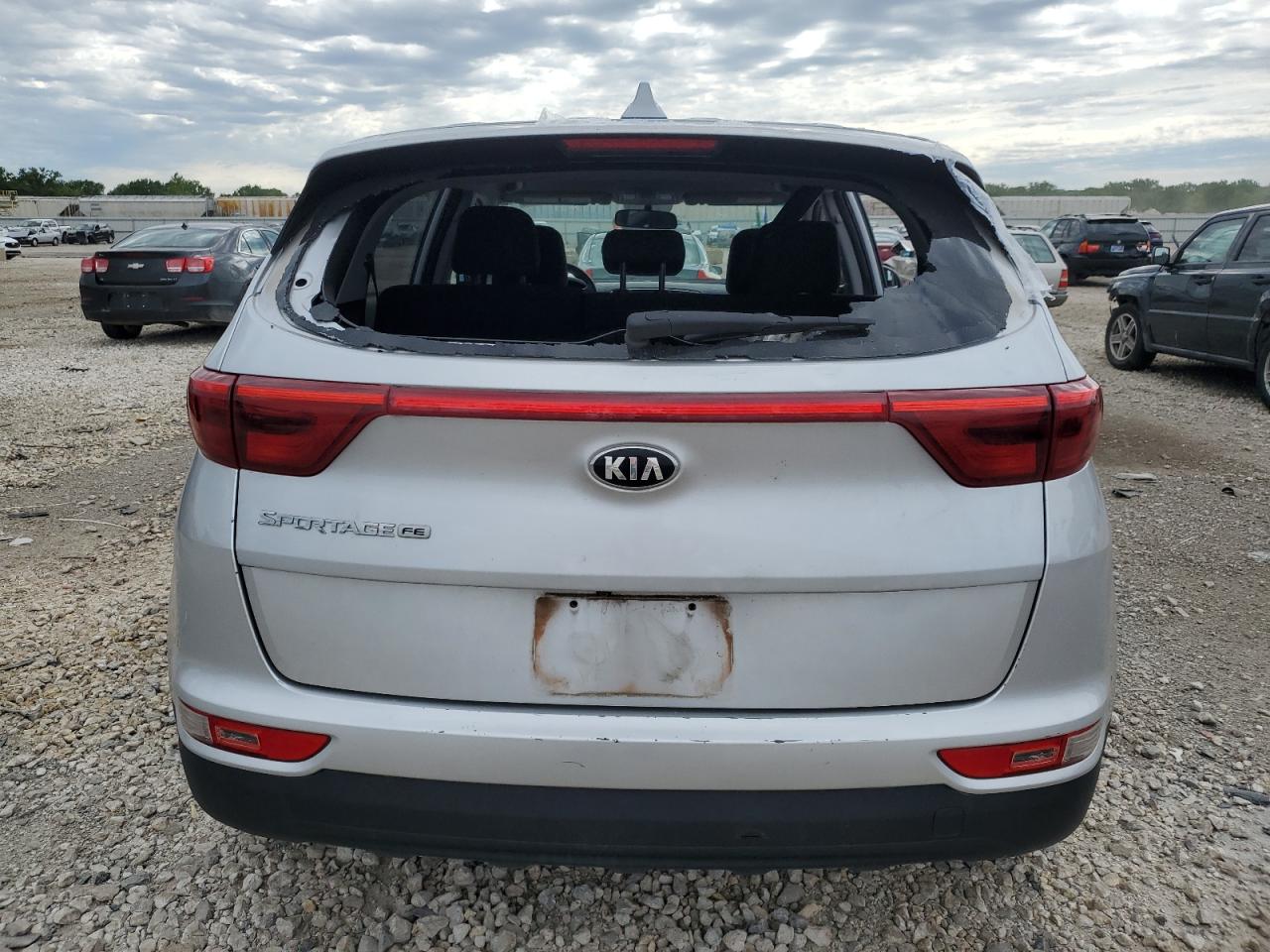 KNDPM3AC8J7471318 2018 Kia Sportage Lx