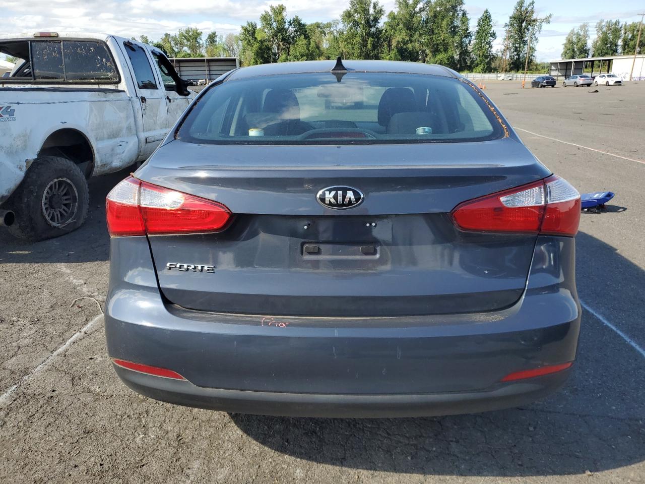 KNAFK4A64G5496235 2016 Kia Forte Lx