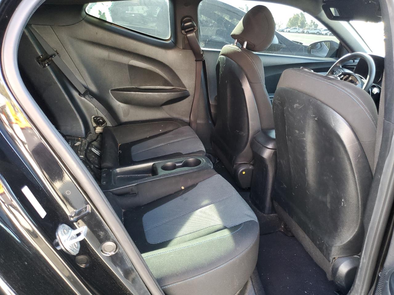 KMHTG6AF2KU009949 2019 Hyundai Veloster Base