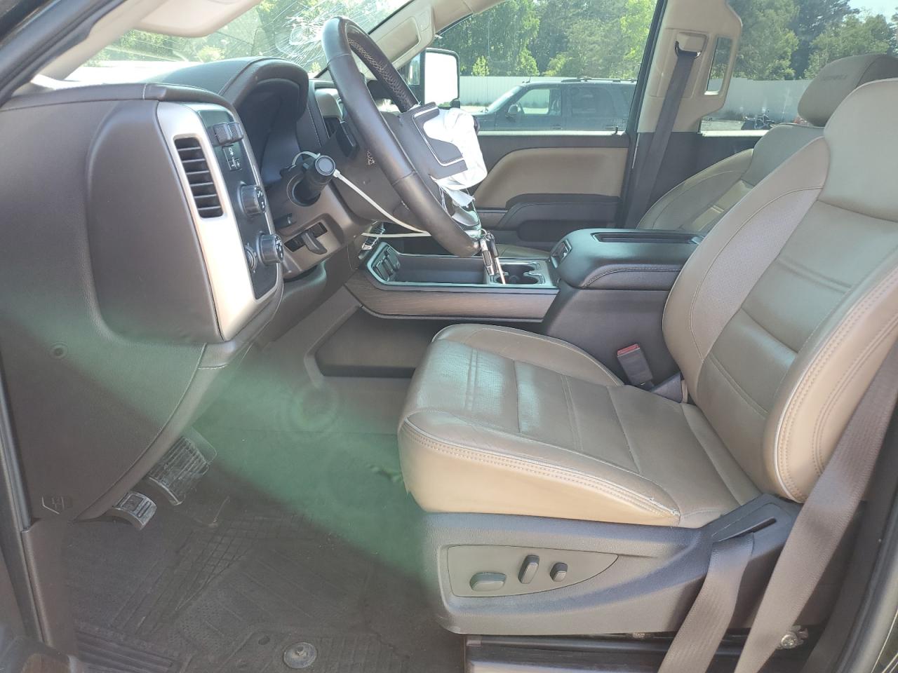 1GT12UEY6JF192933 2018 GMC Sierra K2500 Denali