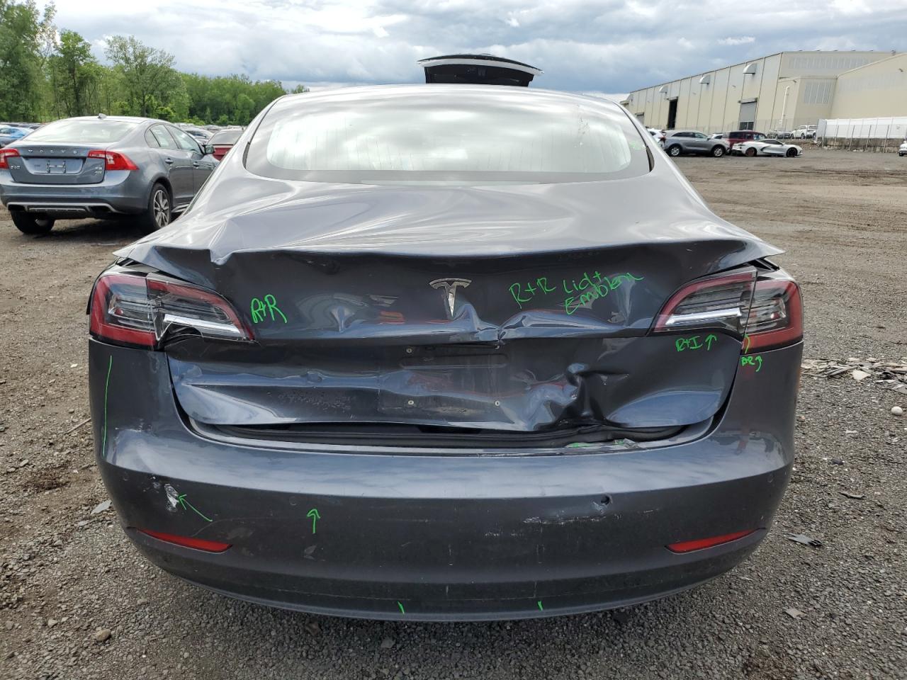 5YJ3E1EB7JF065980 2018 Tesla Model 3