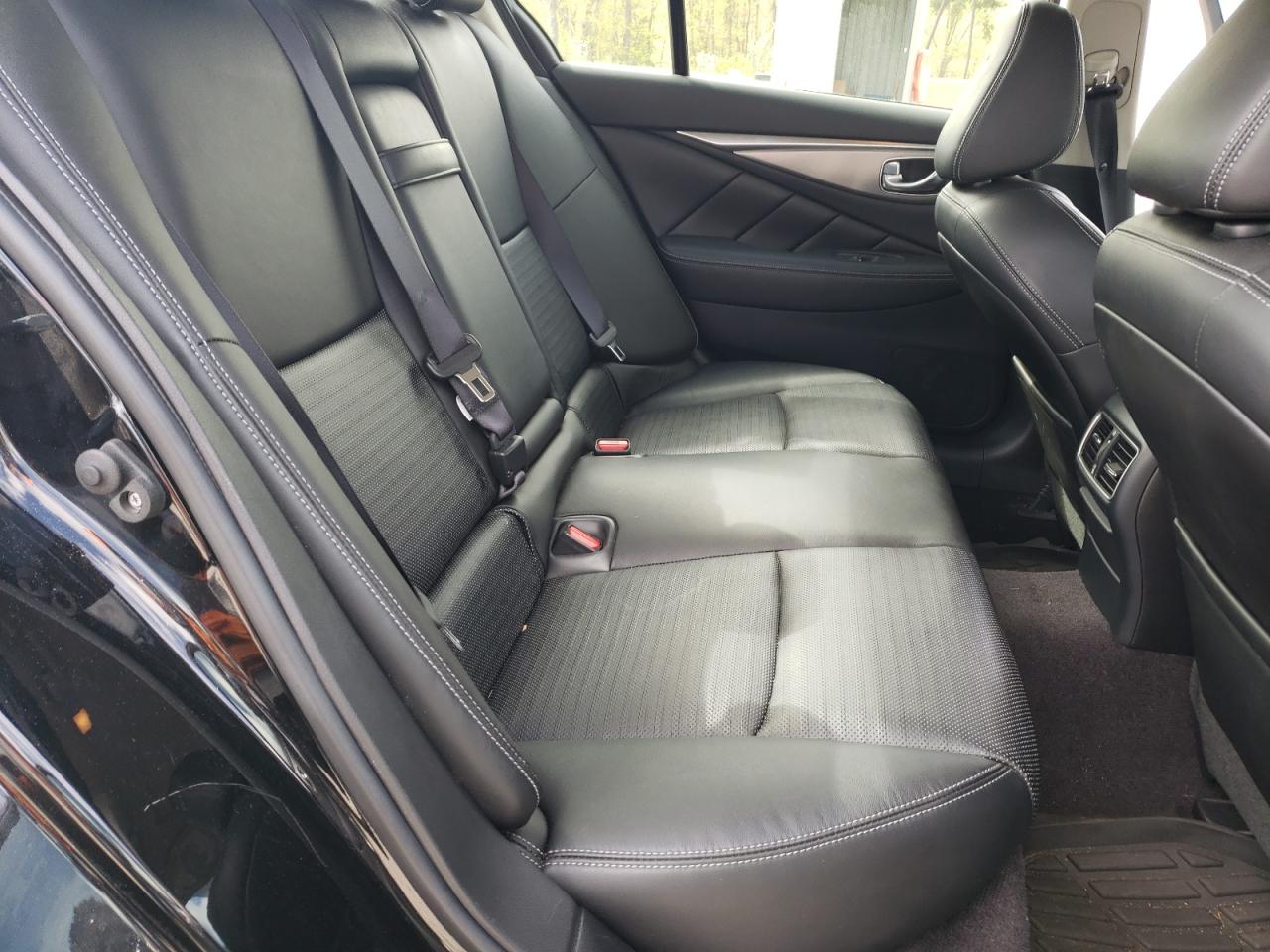 JN1EV7AR3JM436240 2018 Infiniti Q50 Luxe