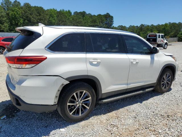 VIN 5TDKZRFH7KS565264 2019 Toyota Highlander, SE no.3