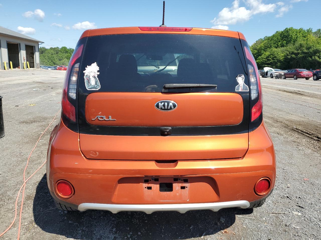 KNDJP3A51J7553695 2018 Kia Soul +