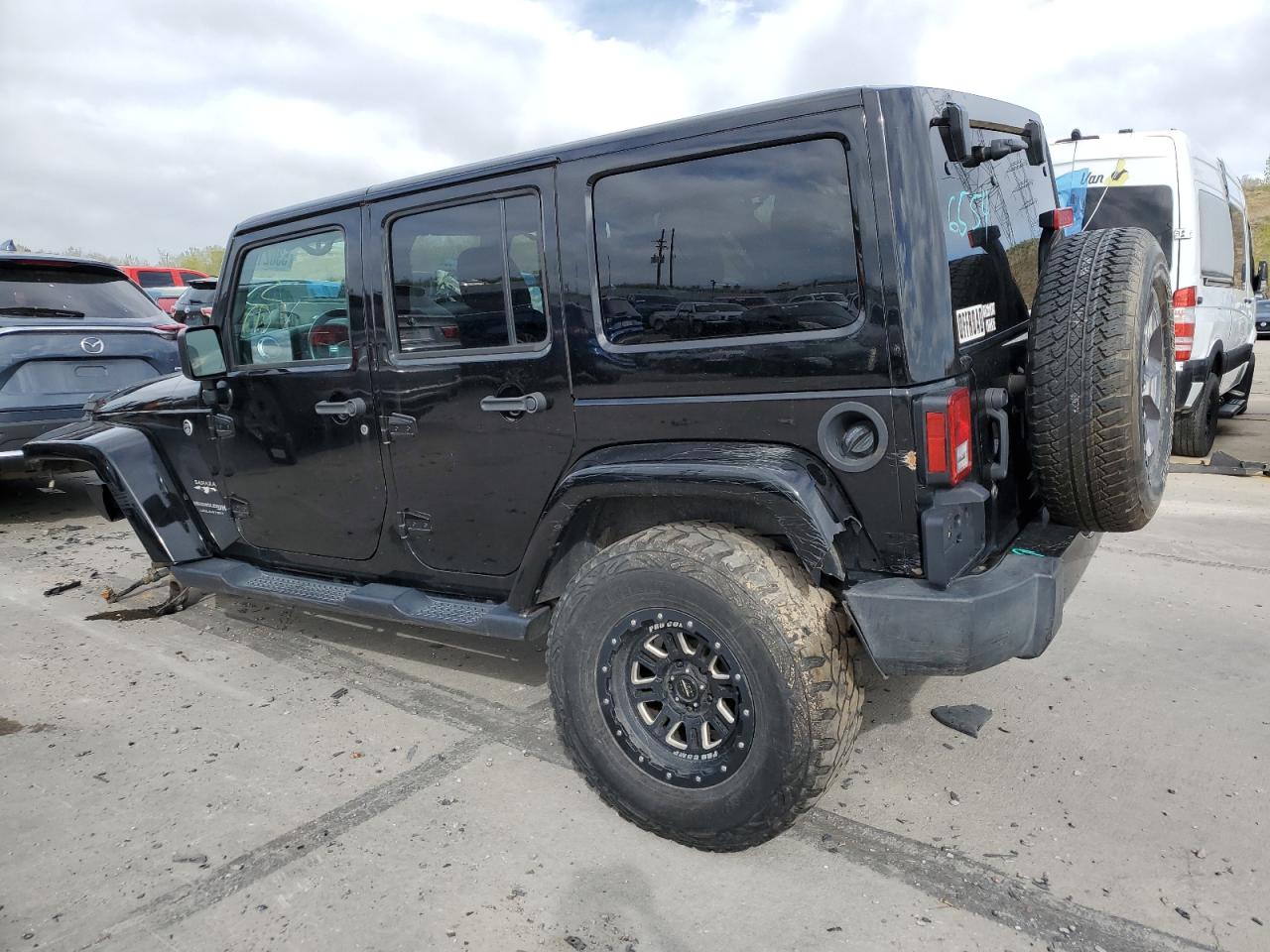 1C4BJWEG9JL918845 2018 Jeep Wrangler Unlimited Sahara