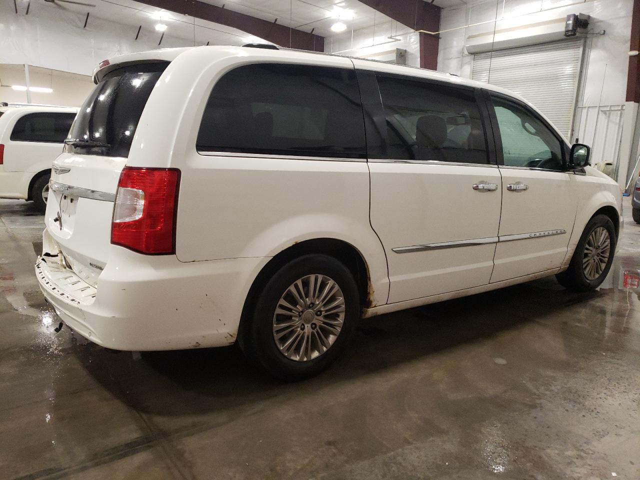 2A4RR6DG6BR716475 2011 Chrysler Town & Country Limited