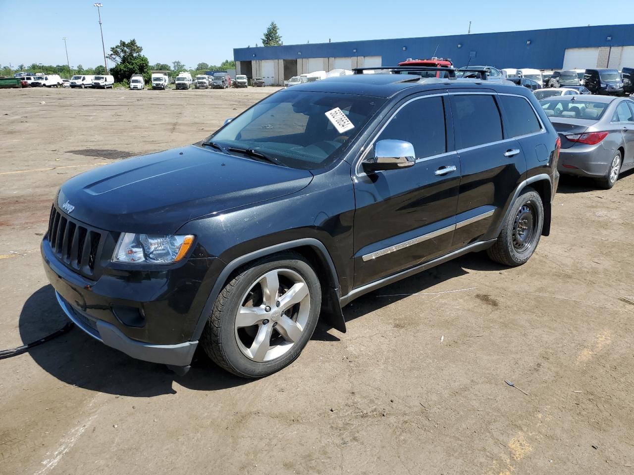 1J4RR6GG1BC607961 2011 Jeep Grand Cherokee Overland