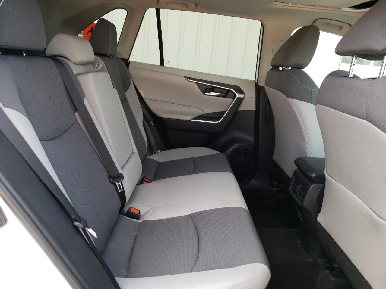 2T3RWRFV9LW055964 2020 Toyota Rav4 Xle