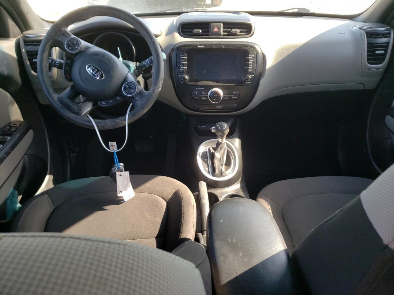 KNDJN2A29J7899371 2018 Kia Soul