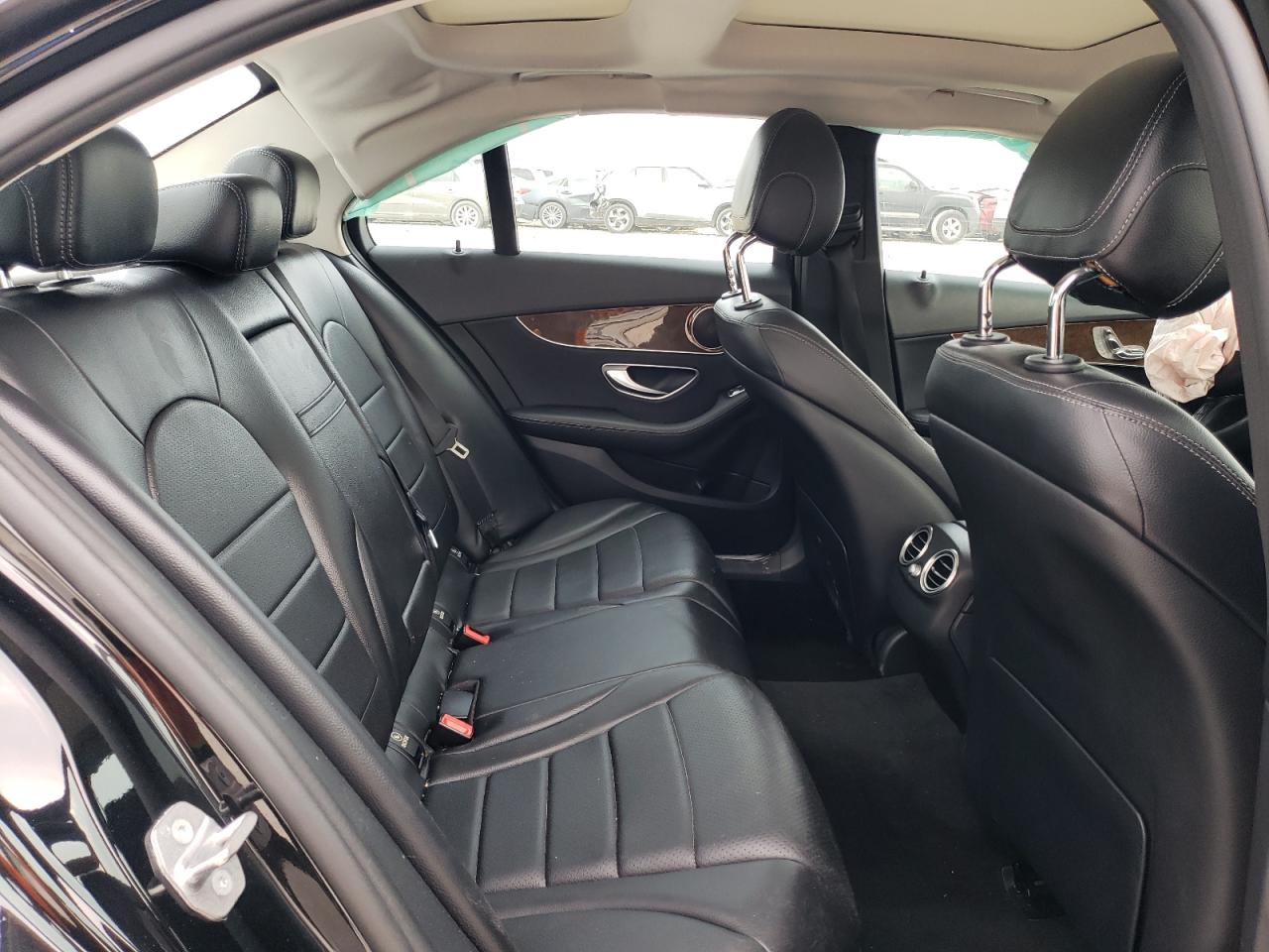 55SWF4JB5HU199543 2017 Mercedes-Benz C 300