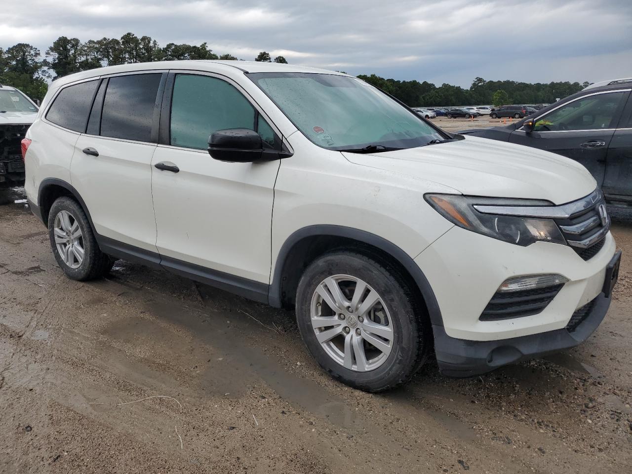 5FNYF5H17HB016978 2017 Honda Pilot Lx