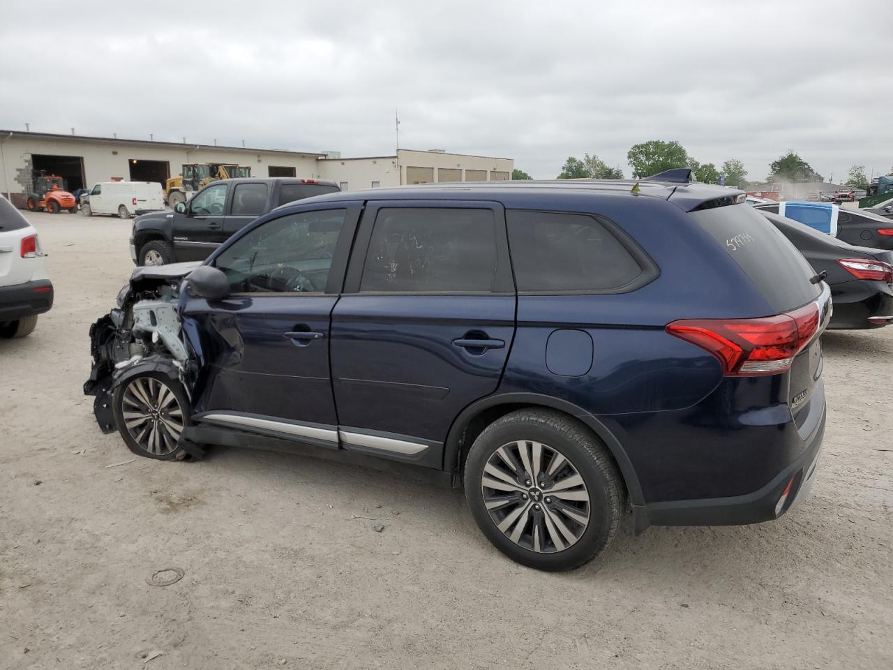 JA4AD2A31KZ018058 2019 Mitsubishi Outlander Es