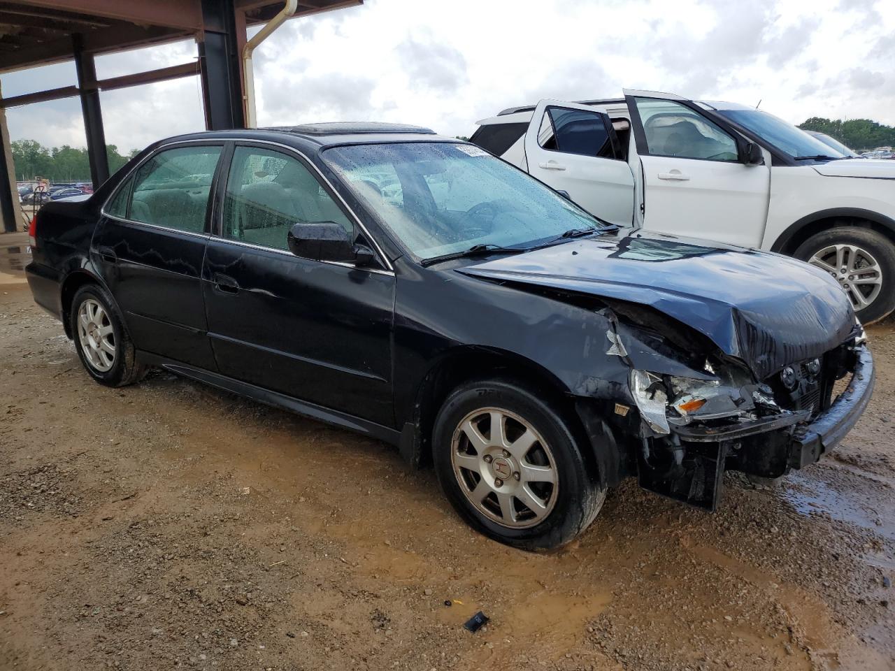 1HGCG56782A160572 2002 Honda Accord Se