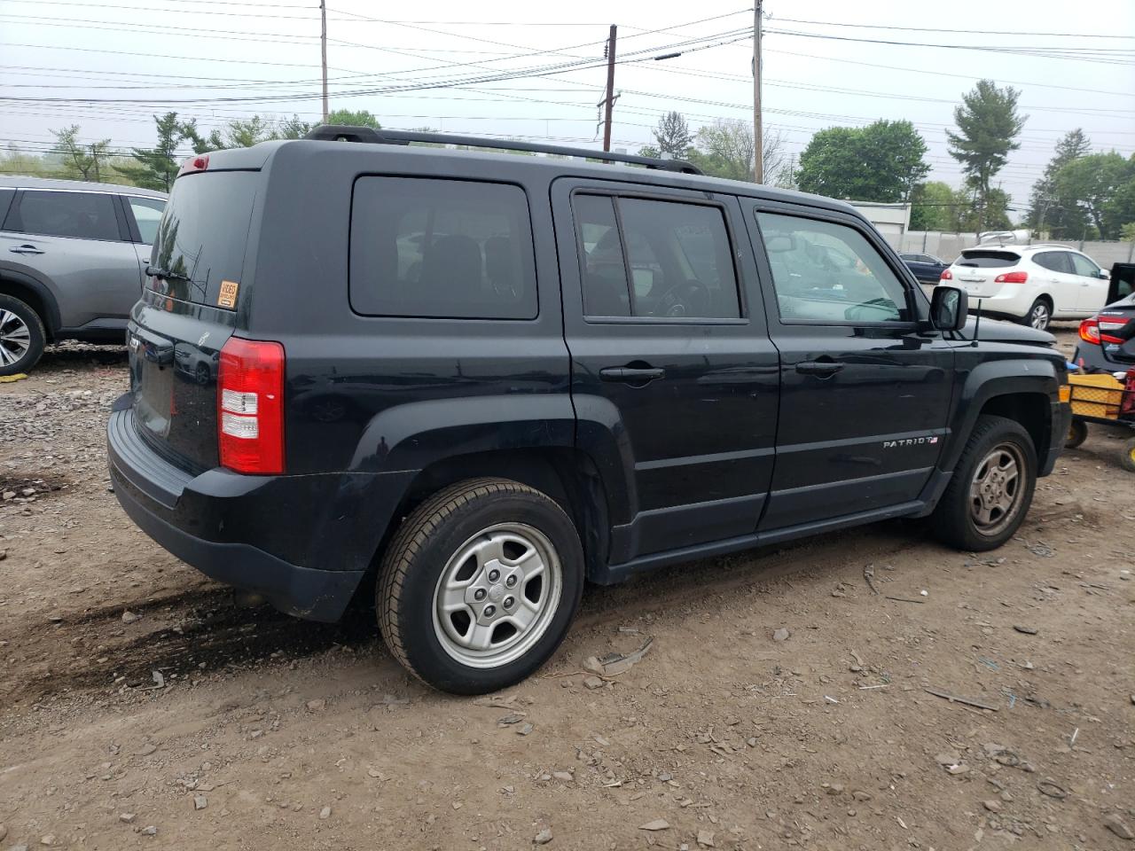 1C4NJPBB1FD318947 2015 Jeep Patriot Sport