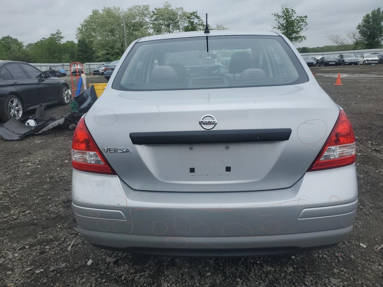 3N1CC1AP0AL377764 2010 Nissan Versa S