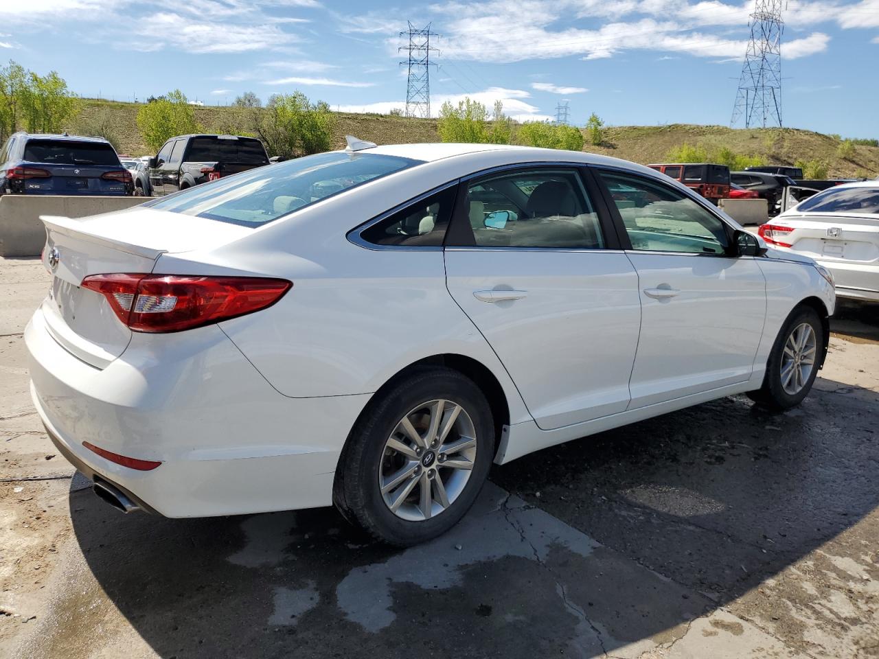 5NPE24AF2FH017825 2015 Hyundai Sonata Se