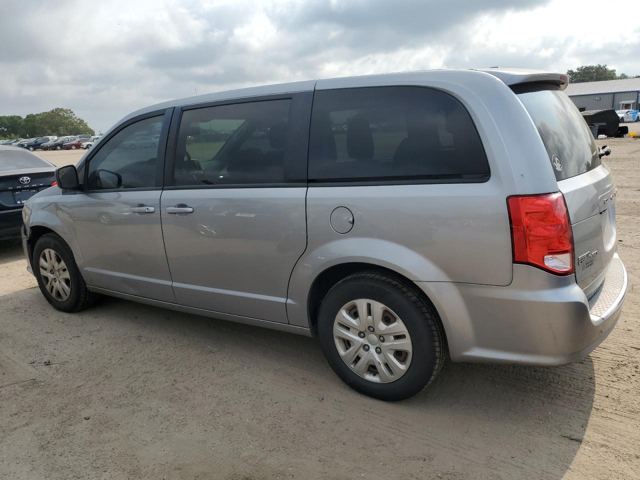 2C4RDGBG5JR225357 2018 Dodge Grand Caravan Se