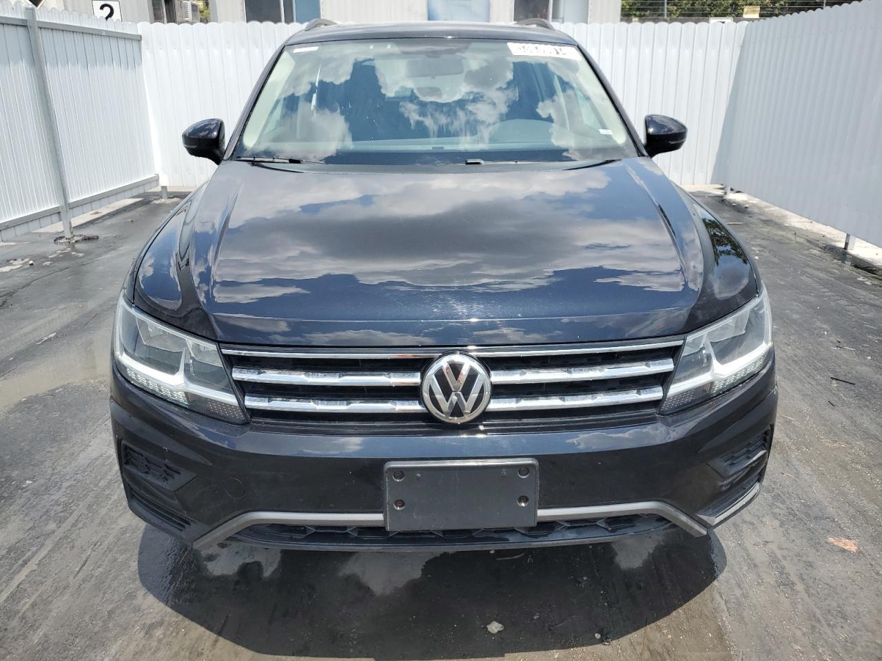 3VV2B7AX3KM129603 2019 Volkswagen Tiguan Se