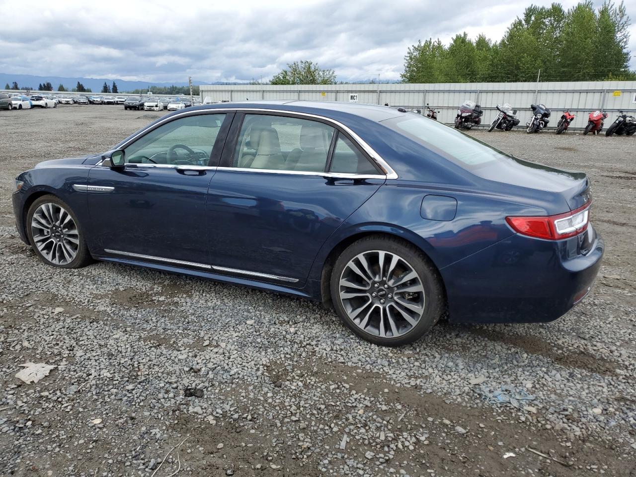 1LN6L9NC8H5631579 2017 Lincoln Continental Reserve