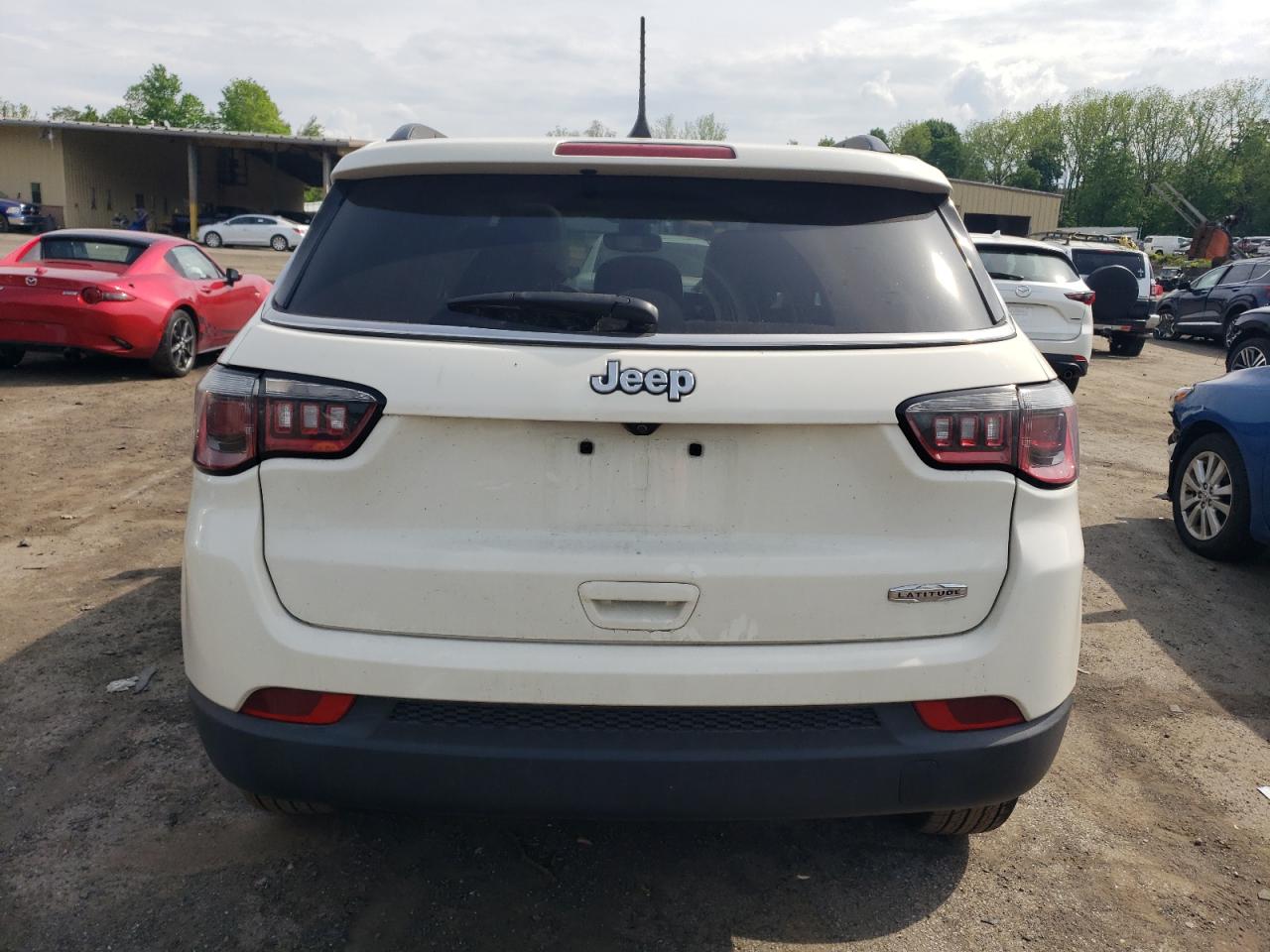3C4NJCBB4JT466103 2018 Jeep Compass Latitude