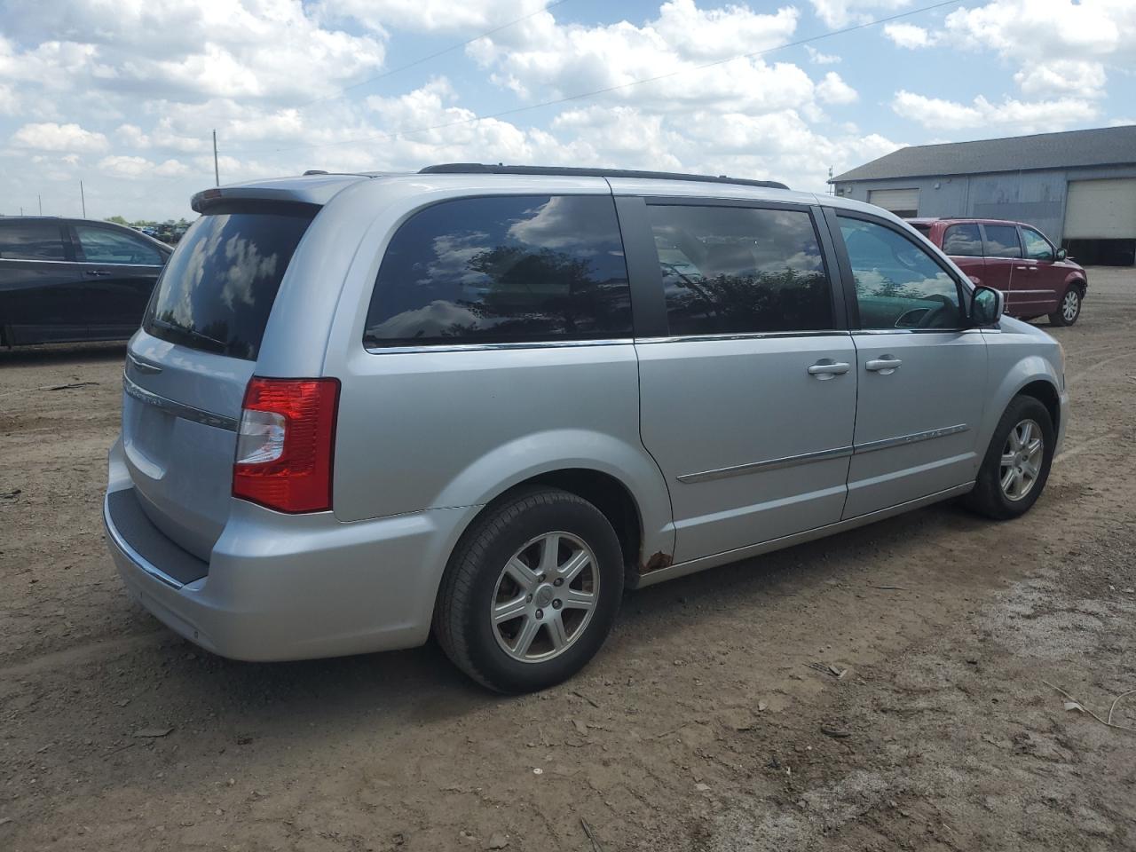 2A4RR5DG2BR713647 2011 Chrysler Town & Country Touring