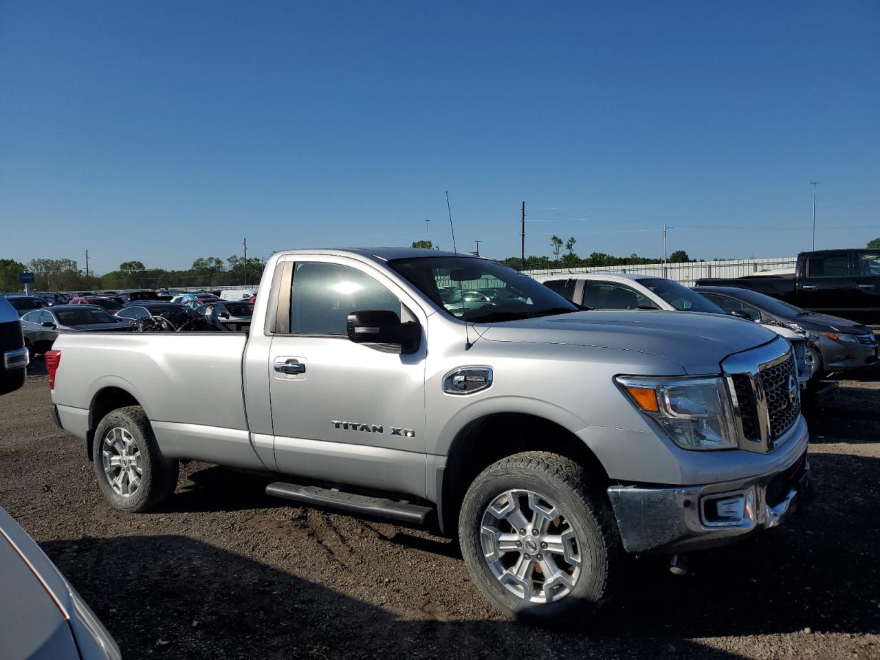 1N6BA1RP2HN520918 2017 Nissan Titan Xd S