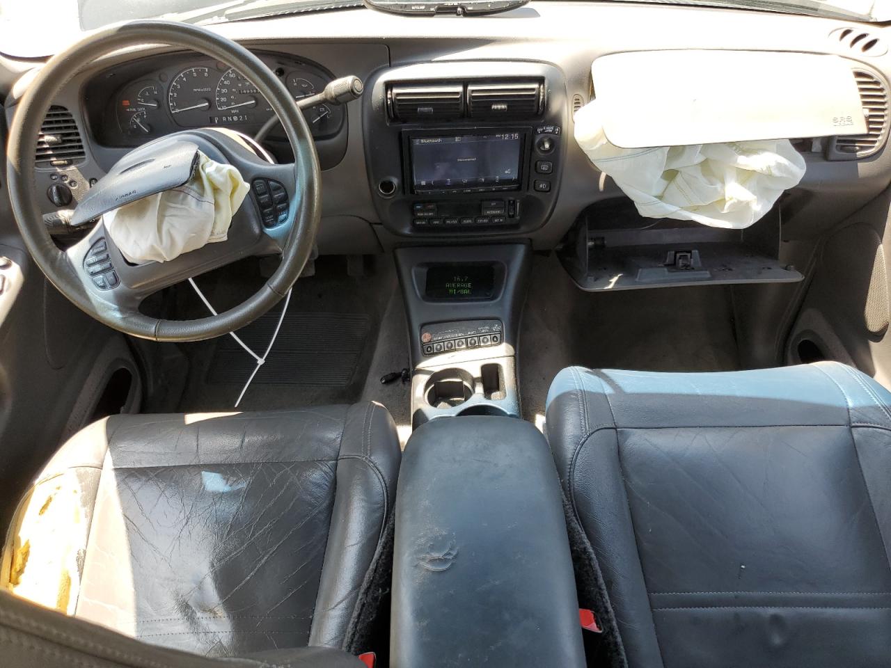 1FMZU84P0YZA71770 2000 Ford Explorer Eddie Bauer